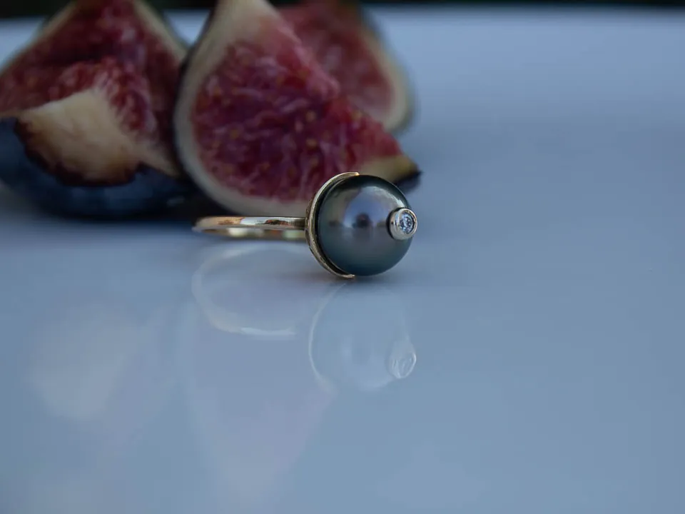 Perle de Tahiti sertie d’un diamant